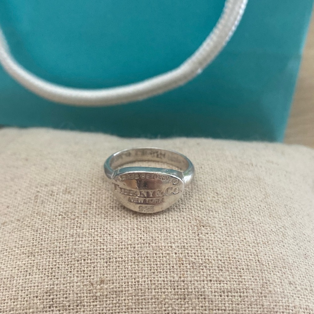 Return to Tiffany oval ring, size 5